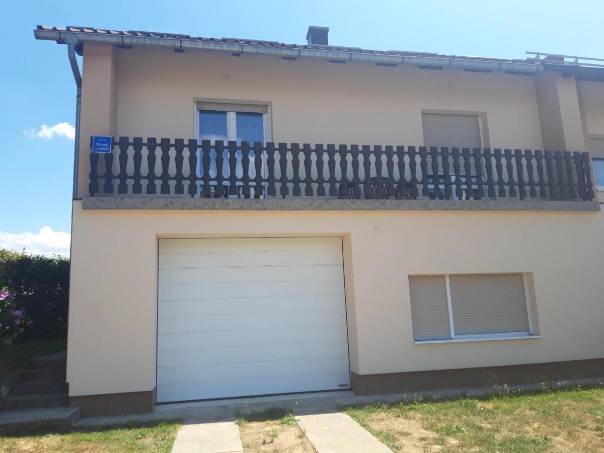 Matea Apartamento Gospić Exterior foto